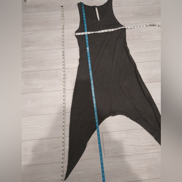 Pair of Drapy Dresses - Picture 8 of 12